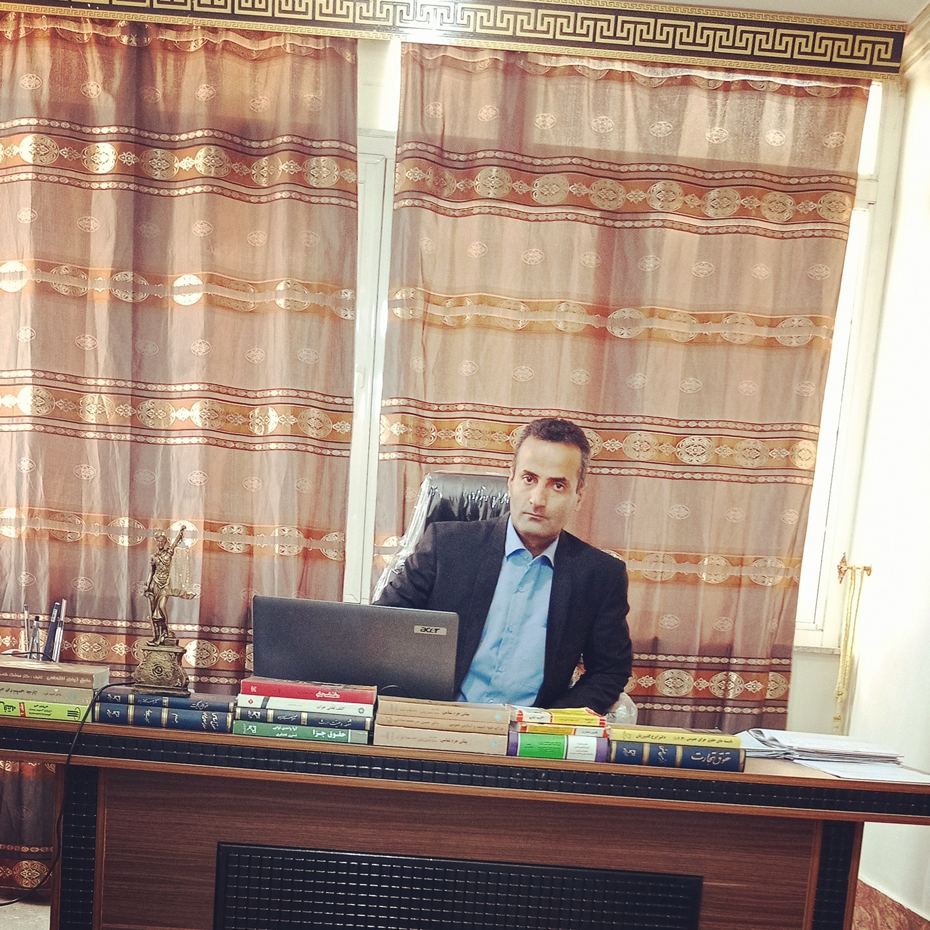 عکس وکیل