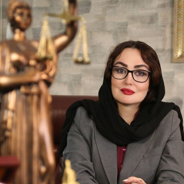 عکس وکیل