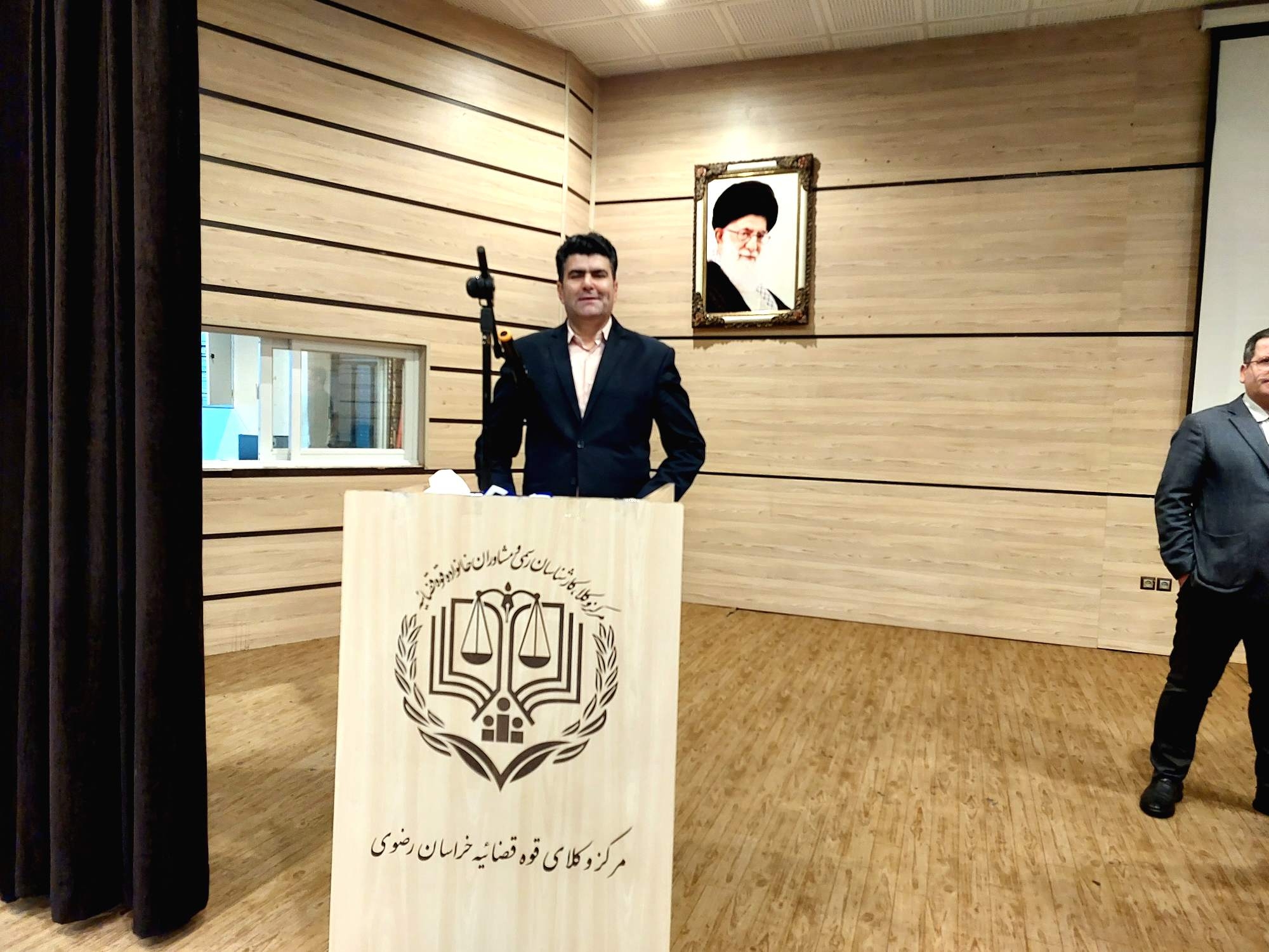 عکس وکیل