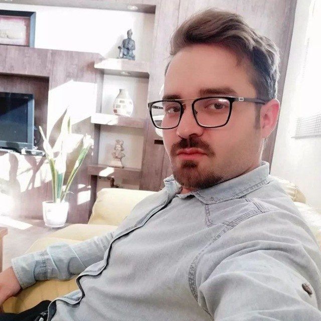 الیاس ناصری 