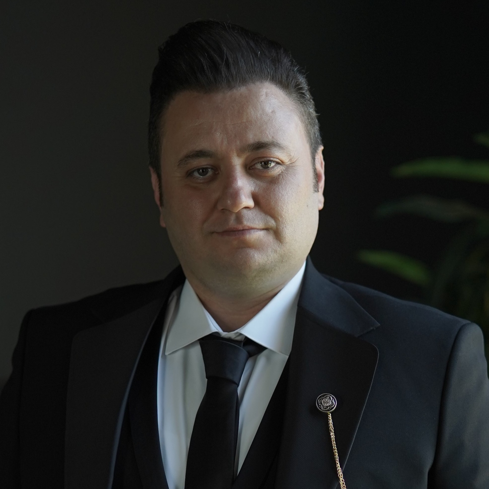 امیر خدایاری 