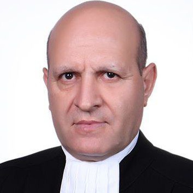 عکس وکیل