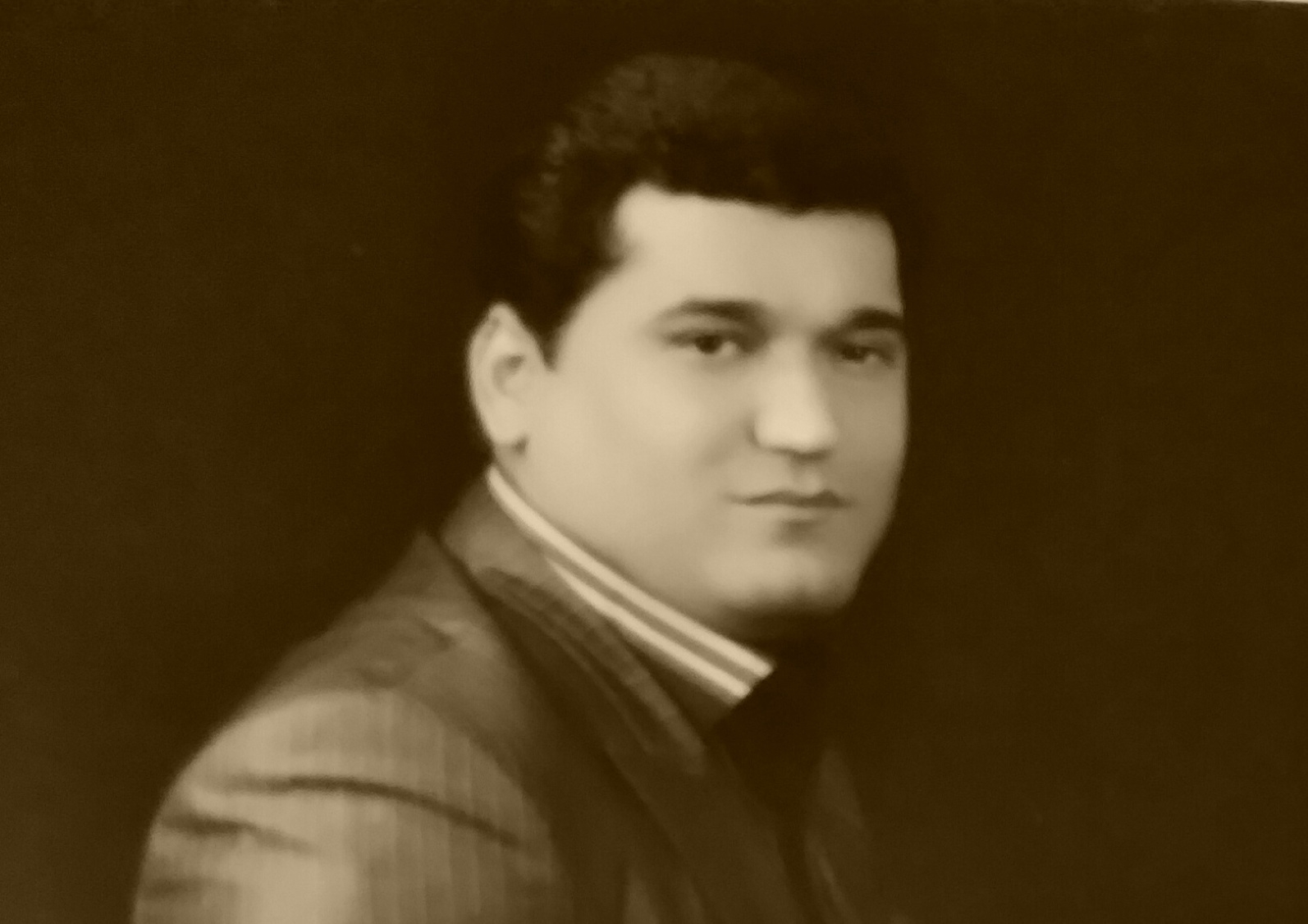 احمد&nbsp; عاشوری 